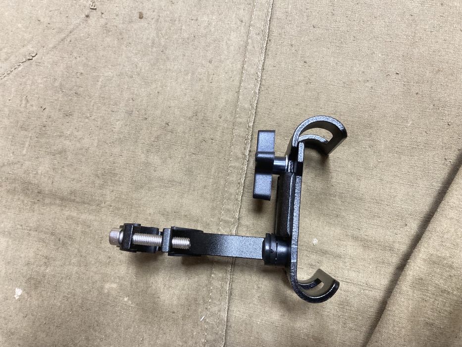 Алюминиевое крепление держатель для телефона на руле