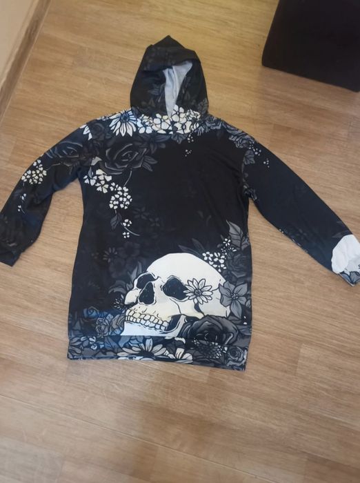Bluza z kapturem motyw czaszki rozmiar 44
