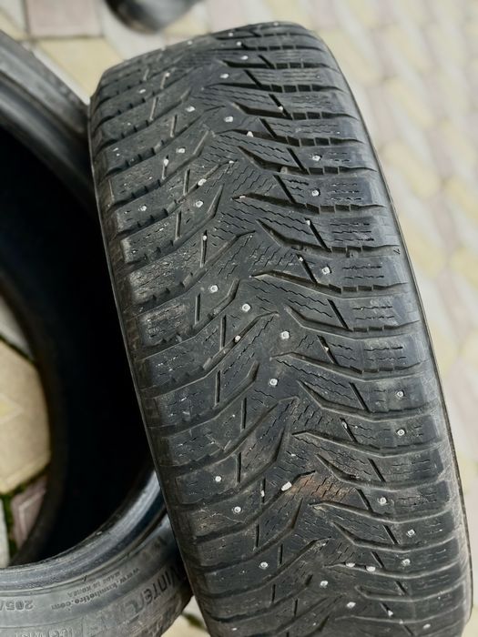 Шини зимова шипована 205/50 R17