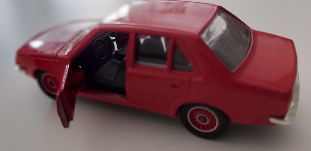 Renault 18, Renault 4F Bombeiros - Solido 1:43