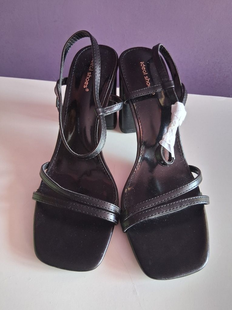 Ideal Shoes sandały 41