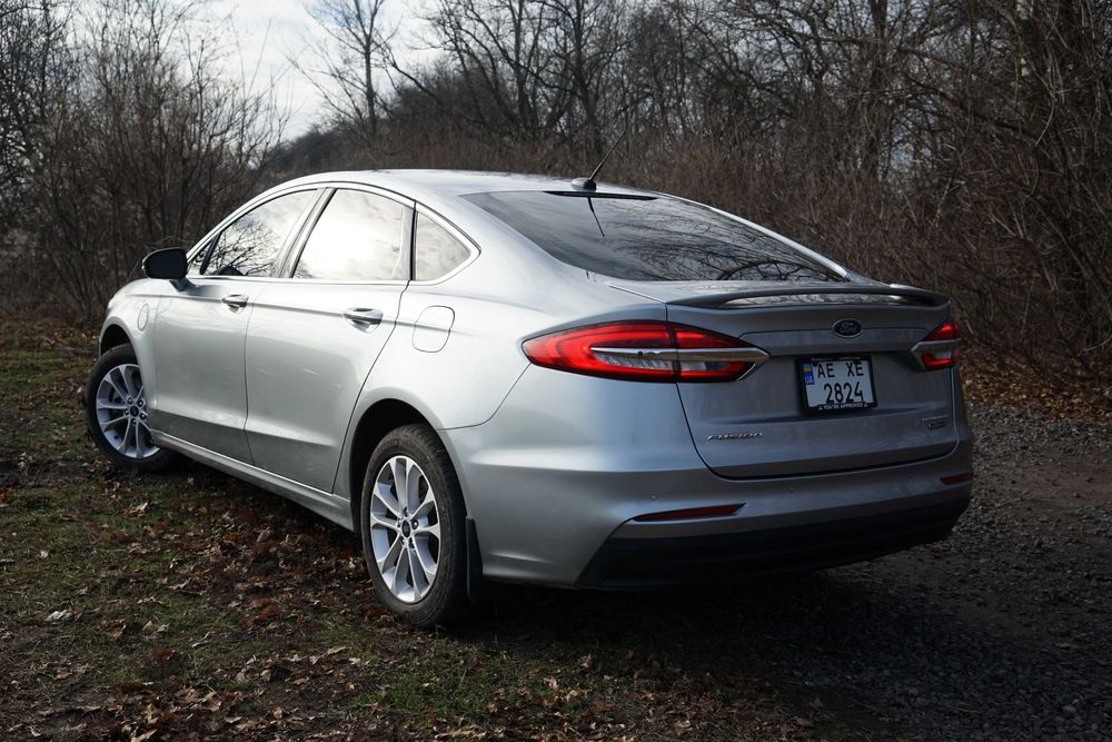 Ford Fusion Titanium 2020 plug-in hybrid