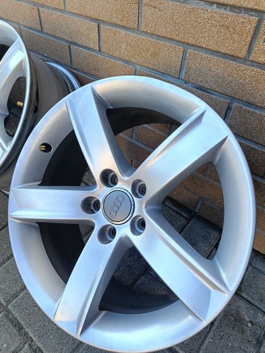Felgi Aluminiowe 17 Cali 5x112 7.5Jx17H2 ET28 - Audi Q5 A6 A4 B7/B8