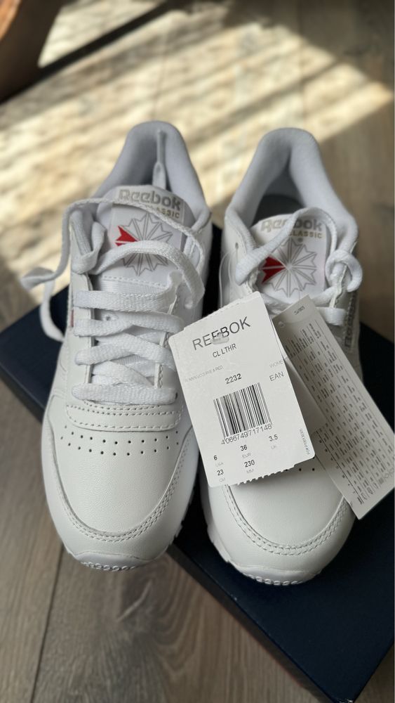Reebok original жіночі кросівки