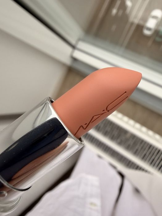 Губна помада MAC satin нова оригінал