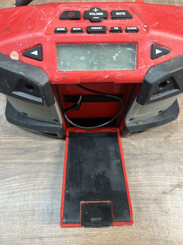 Radio, ładowarka, bateria Milwaukee C12 JSR