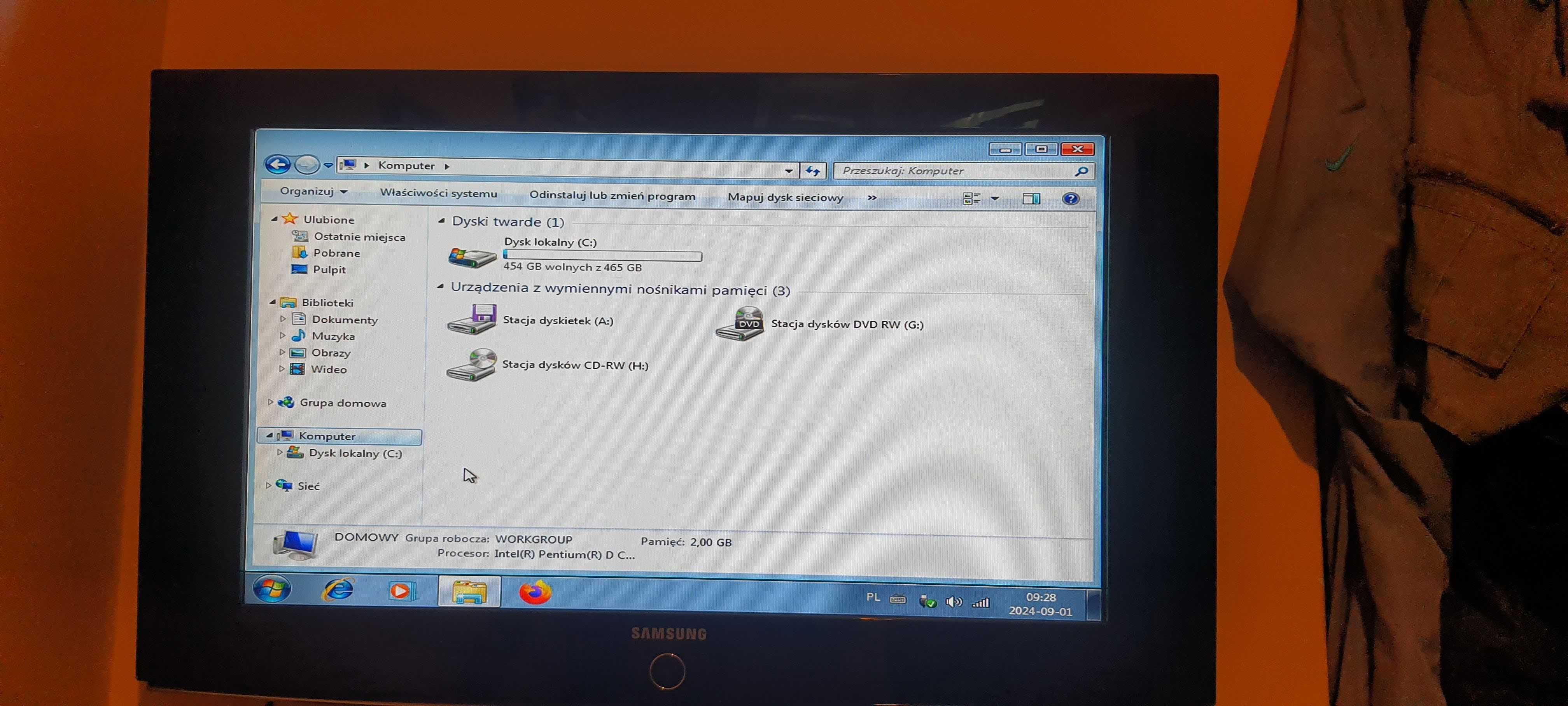 Sprzedam komputer PC, z monitorem.