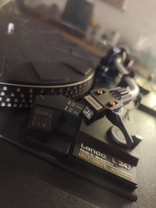 Gira discos Lenco L 247
