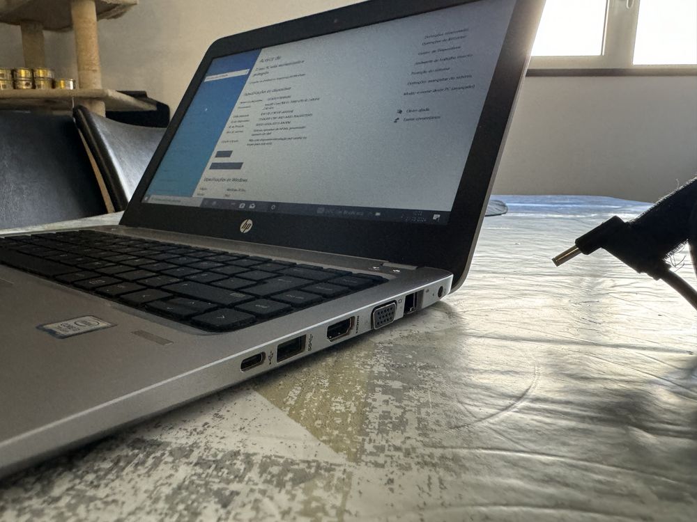 Hp Probook 830 G4 ( i3/ 8GB/ 256GB SSD)  c/ garantia