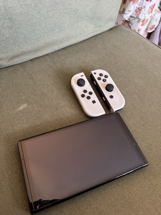 Nintendo switch com 4 jogos