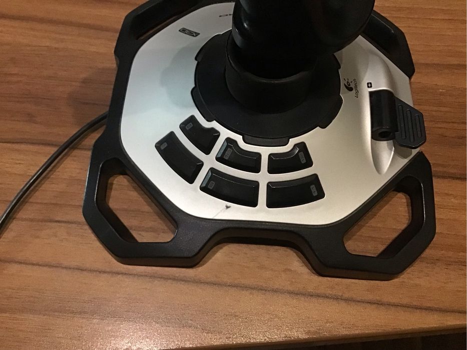 Продам Джойстик Logitech Extreme 3D Pro