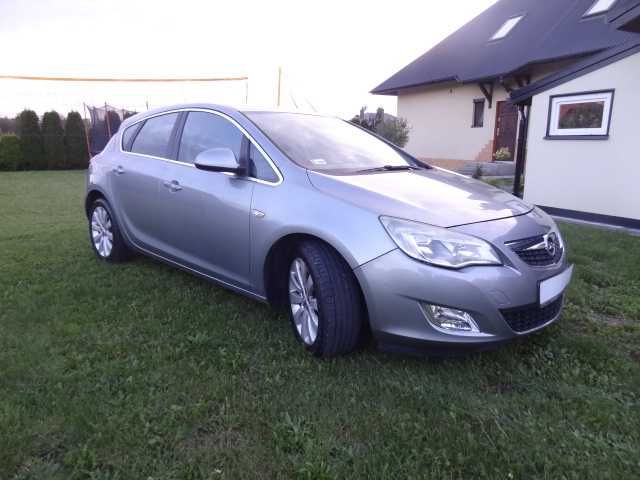 Opel Astra J 2010 rok 1.6 z gazem bardzo doinwestowany