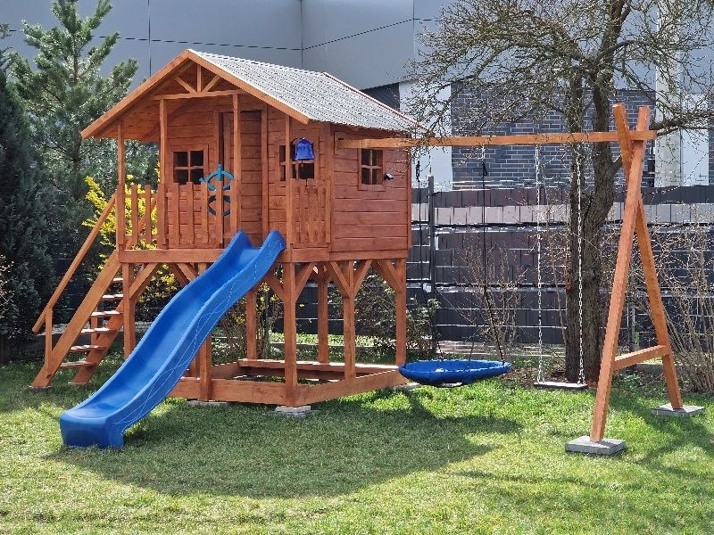 Domek drewniany plac zabaw dla dzieci
