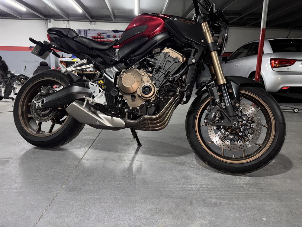 Honda cb650r acidentada
