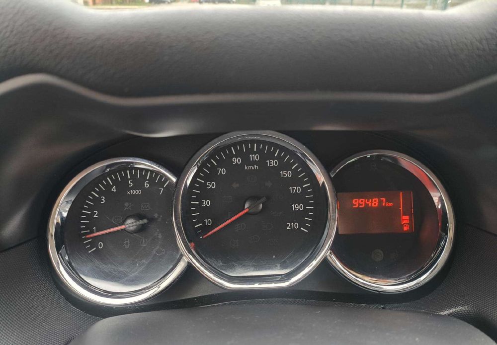 Продаю Dacia Duster 1.2 2015 року