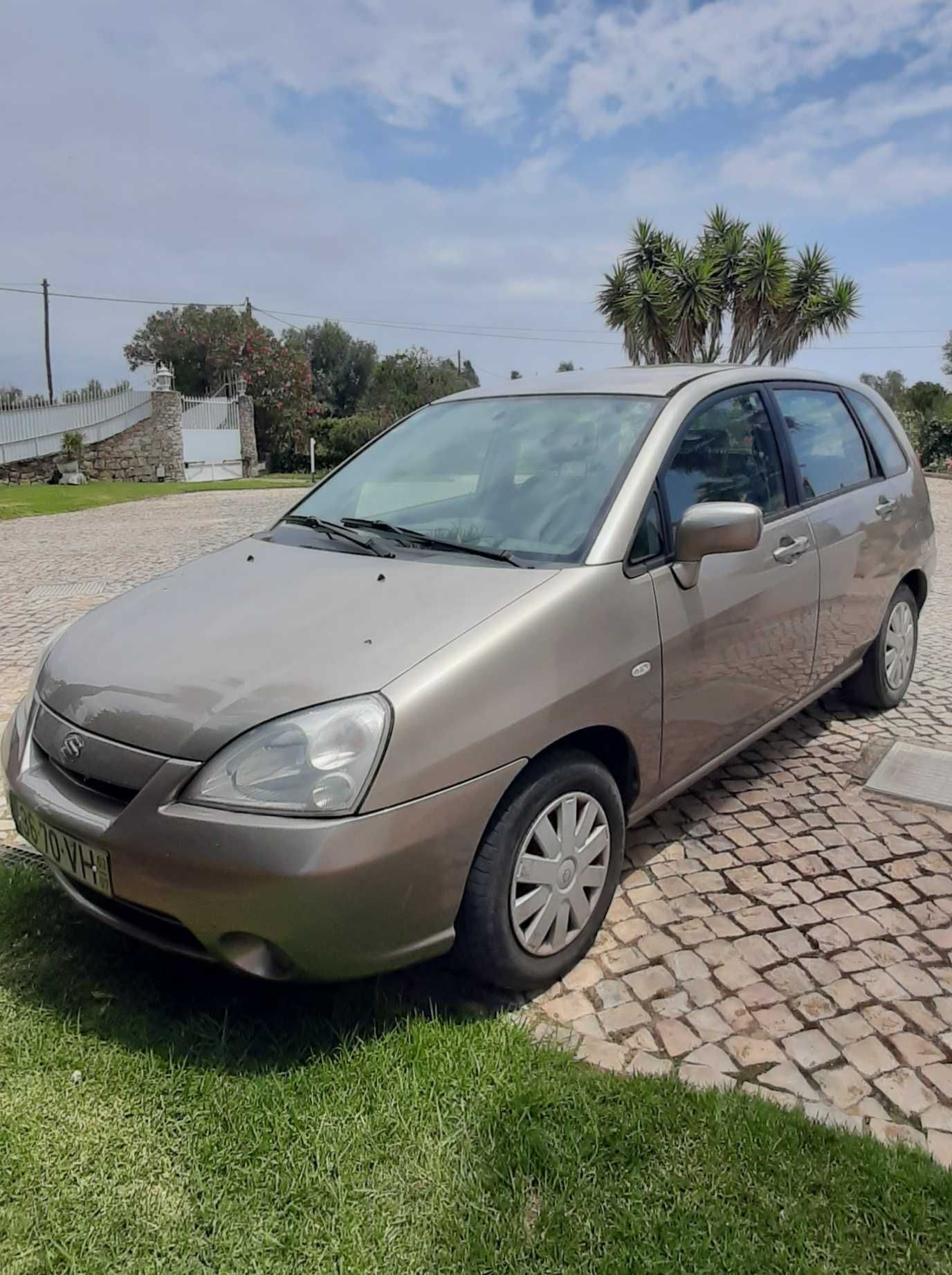 Suzuki em bom estado