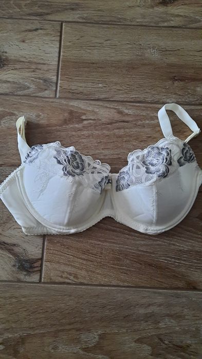 Biustonosz haftowany Vena Lingerie 70D nienoszony