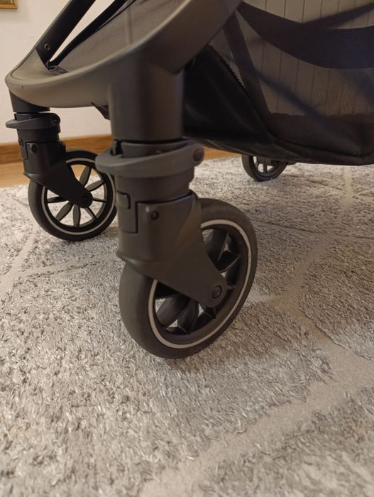 Joie Pact Pro lekki kompaktowy wózek spacerowy spacerówka