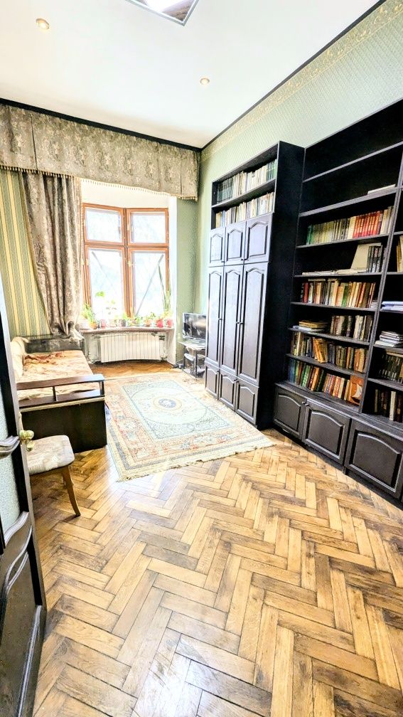 Продам 5-комн.кв 155 м2, Центр Бекетова Бажанова