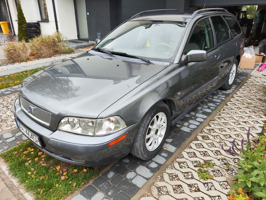 Volvo V40 1.8 Benzyna Kombi – 2002 – 4000 zł – Bobrowiec