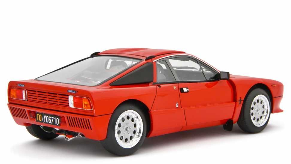 Model 1:18 Laudoracing-Model Lancia 037 Rally Stradale 1982 red