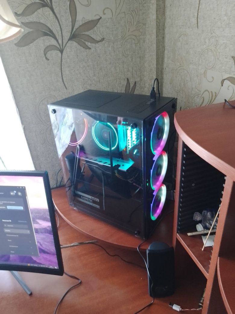 Продам игровой компьютер с монитором