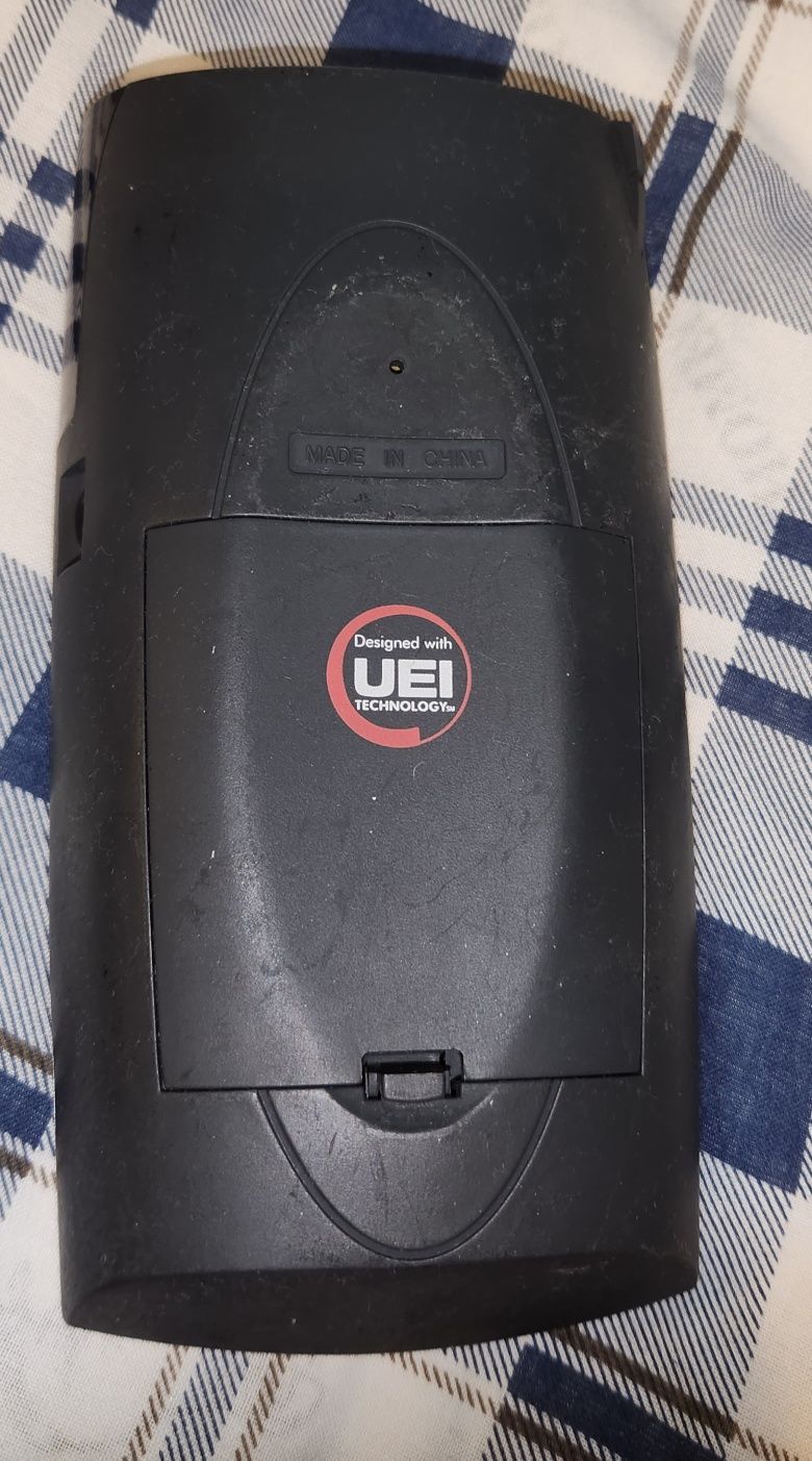 uniwersalny pilot dotykowy +rysik
Mosaic URC-9990