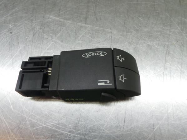 Manípulo do rádio DACIA Duster (HS_)