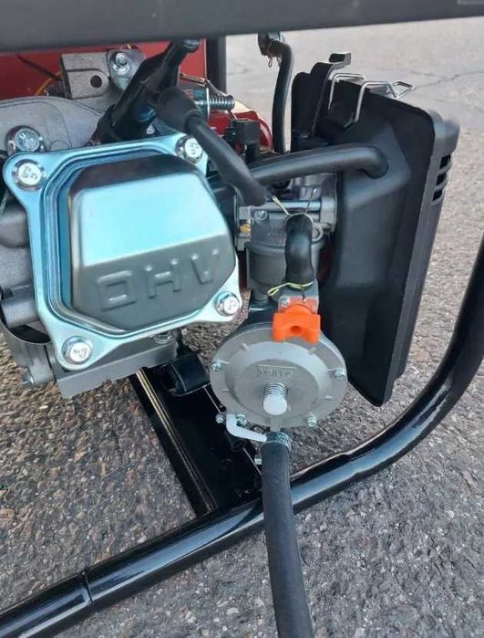 Генератор бензиновий 5.5 ква на газу бензогенератор газ бензин