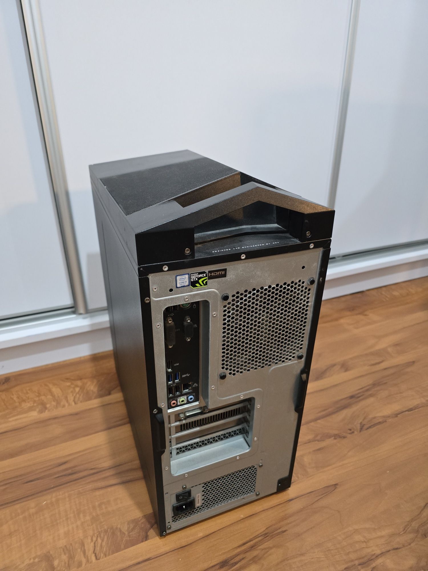 Komputer MSI Infinite