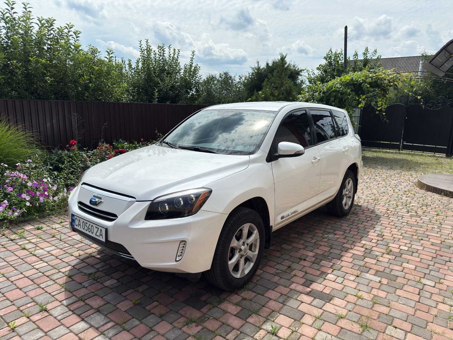 Toyota RAV4 EV 2013