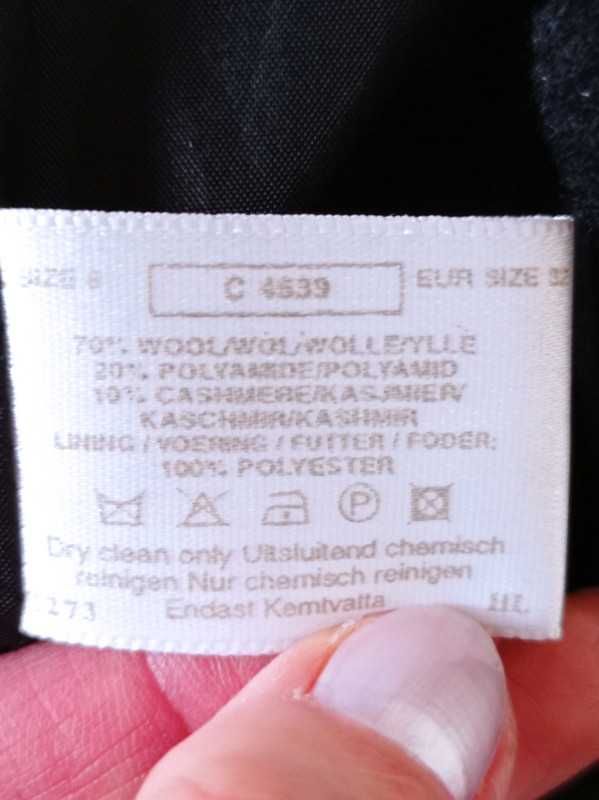 Damski taliowany płaszcz czarny S