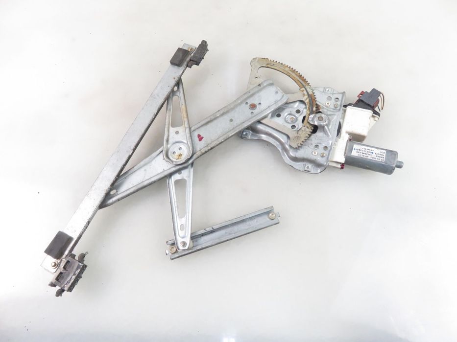 PODNOŚNIK SZYBY LEWY PRZEDNI TOYOTA COROLLA E12 6982002150