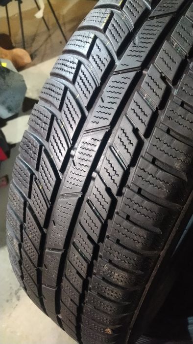 Пара зимних шин Toyo Snowprox S954 SUV 215/65 R17 215 65 17