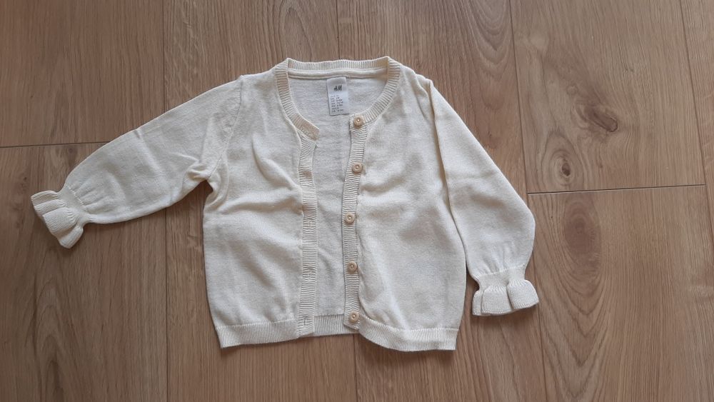 Sweterek H&M  biały ecru chrzest 74