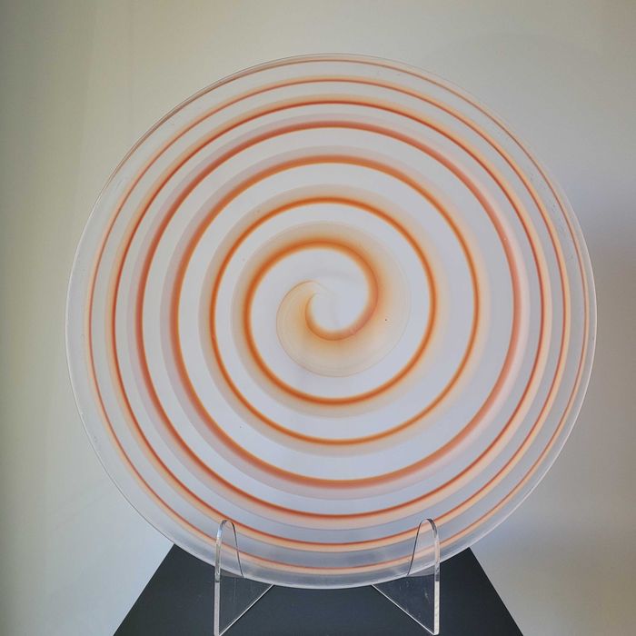 Szklana duża patera