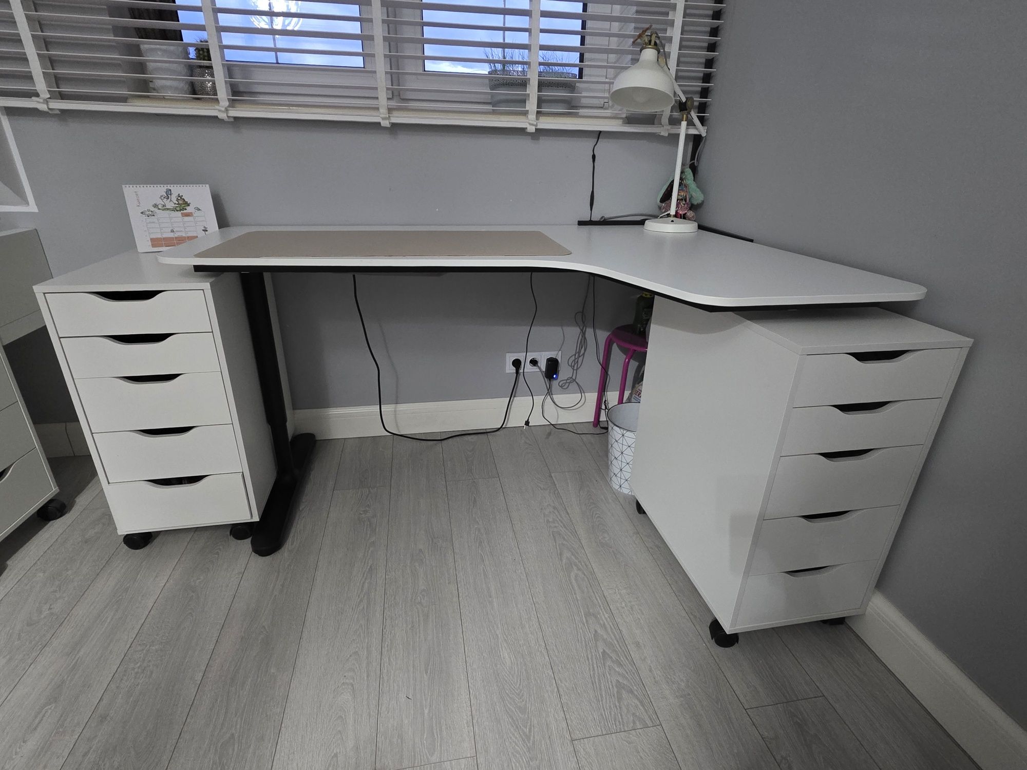 Biurko Bekant ikea