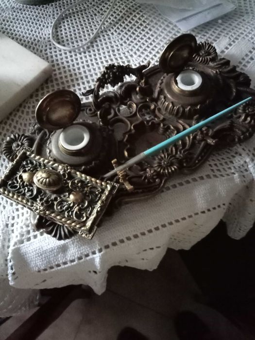 escola antiga-tinteiro em mármore +tinteiro em bronze com mata borrão