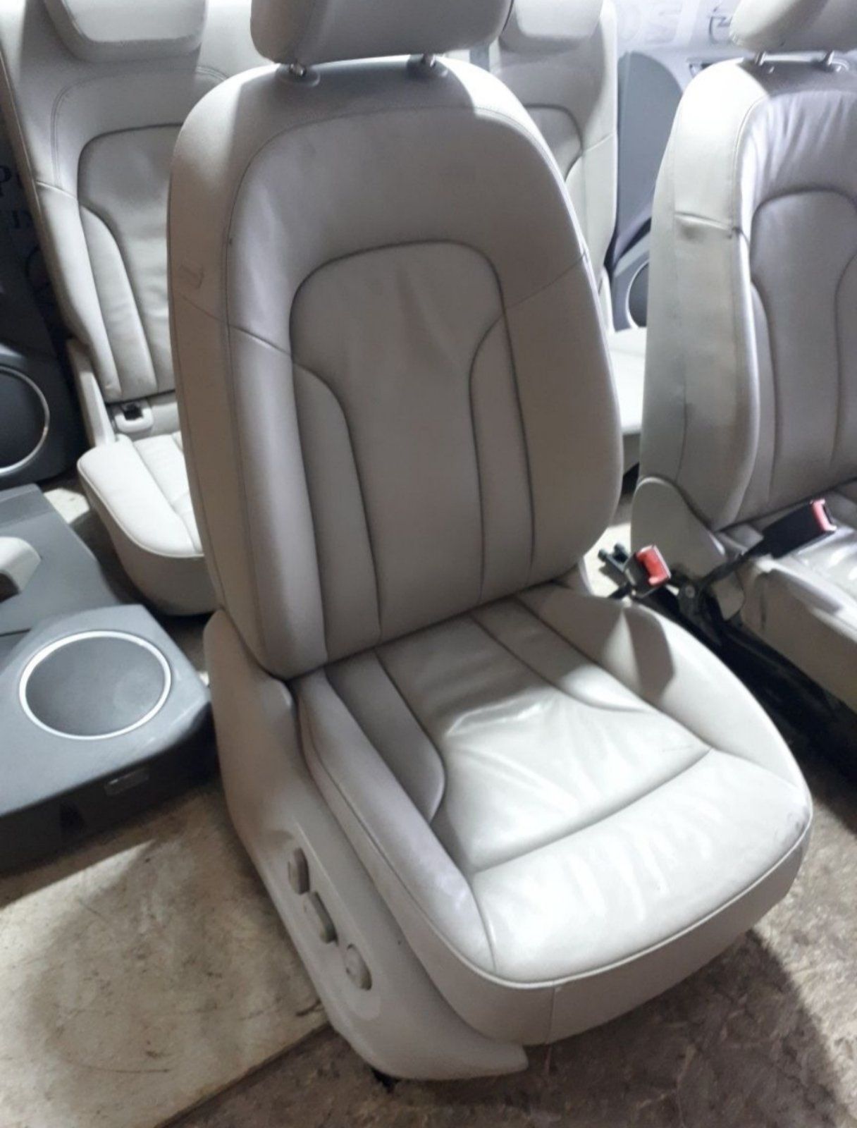 Салон сидіння сидушки Ауді Ауди А4Б8 Q5 Audi A4B8 Q5