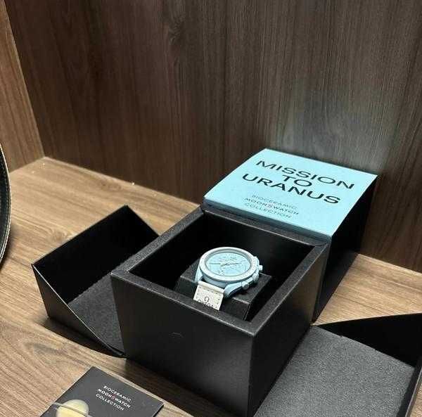 Omega x Swatch Moonswatch - SO33L100 - Mission To Uranus