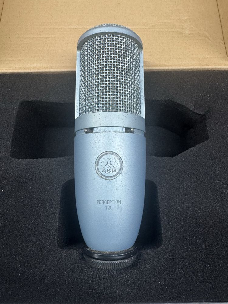 Mcrofone AKG perception 120
