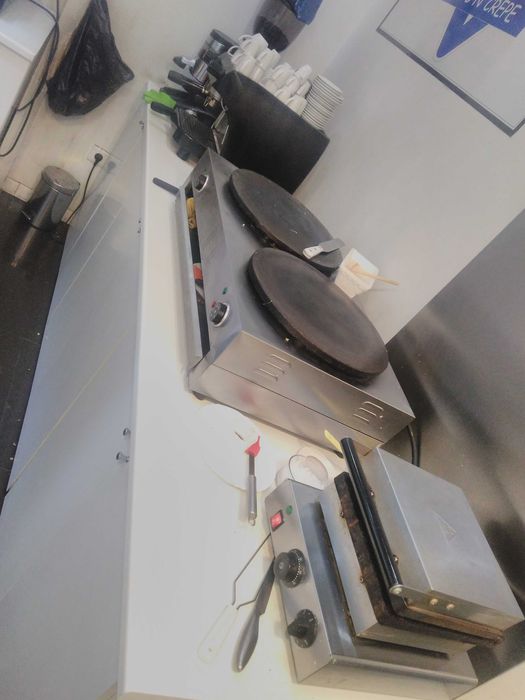 Crepeira, maquina de waffles, banho maria eexpositor frio e quente