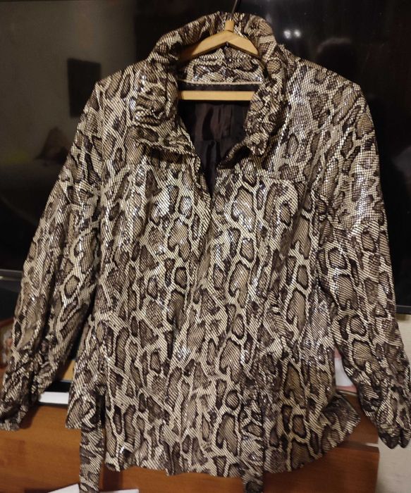 Продам куртку  весна-осень