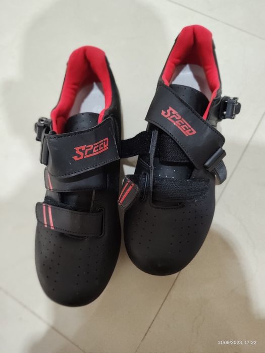 Sapatos Bicicleta  Speed n. 42  NOVOS pares diferentes 25 Euros  cada