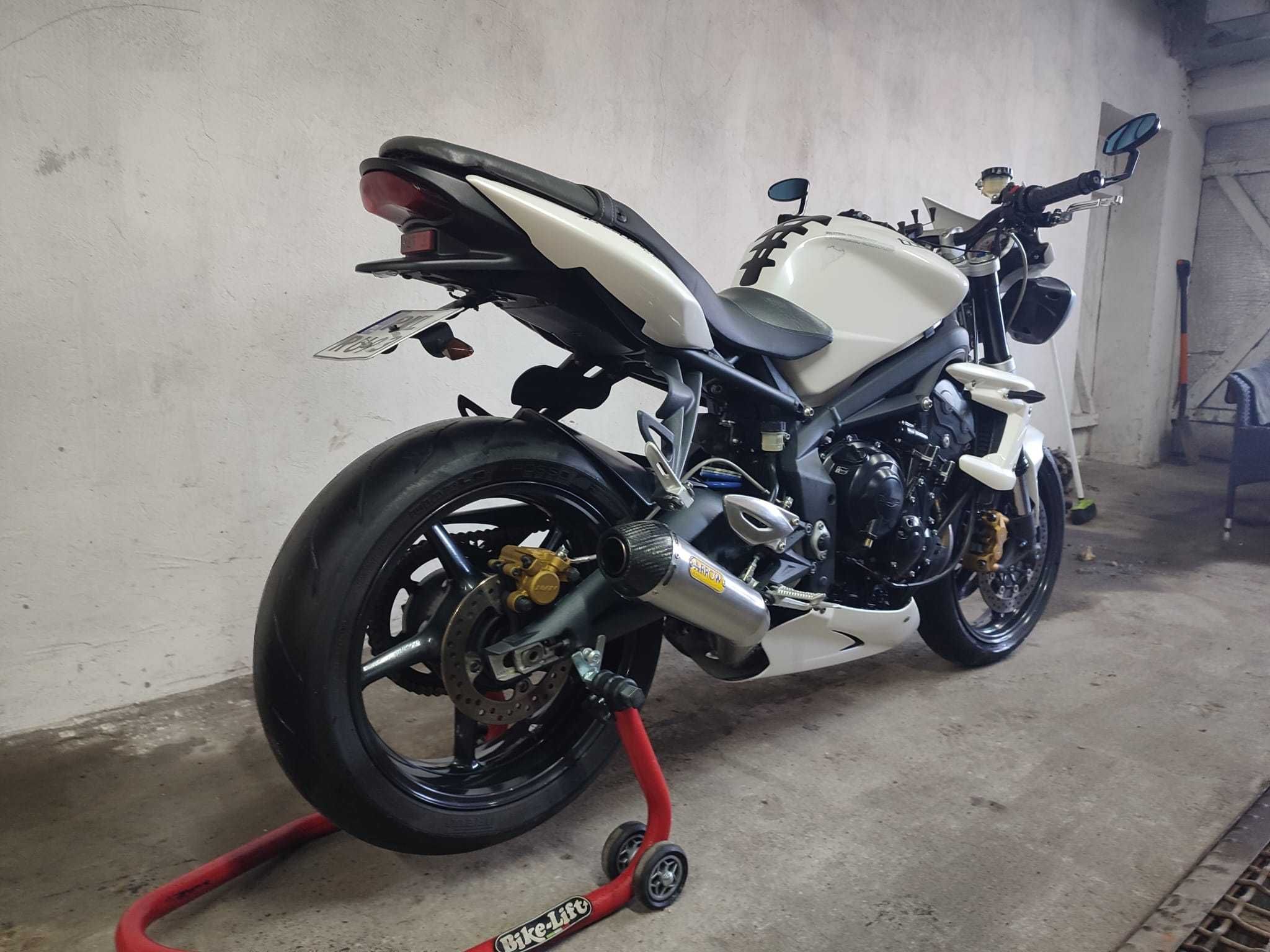 Triumph street triple 675r