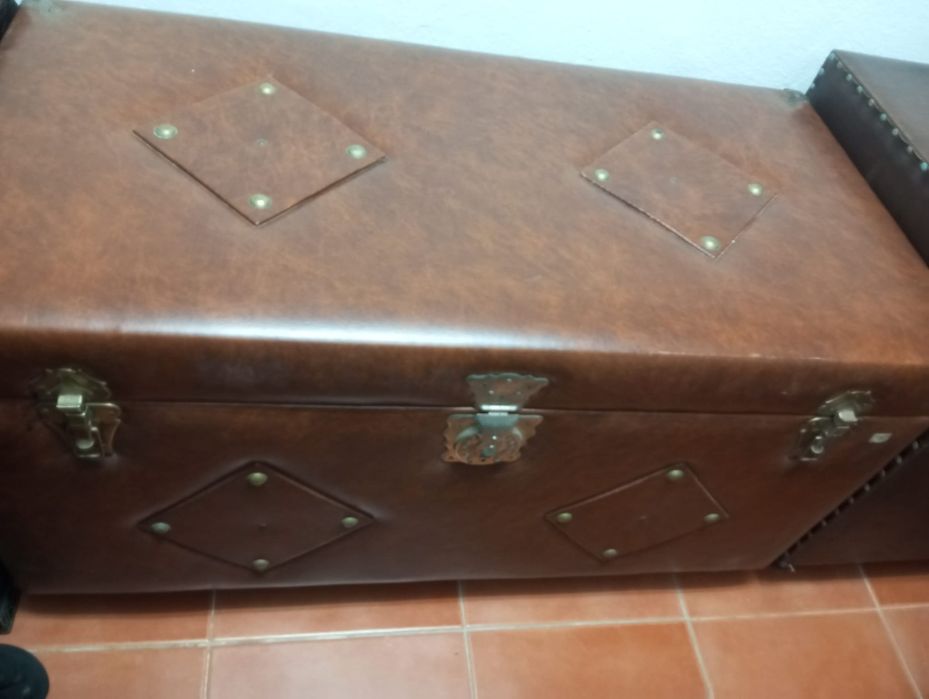 Baú vintage com chave