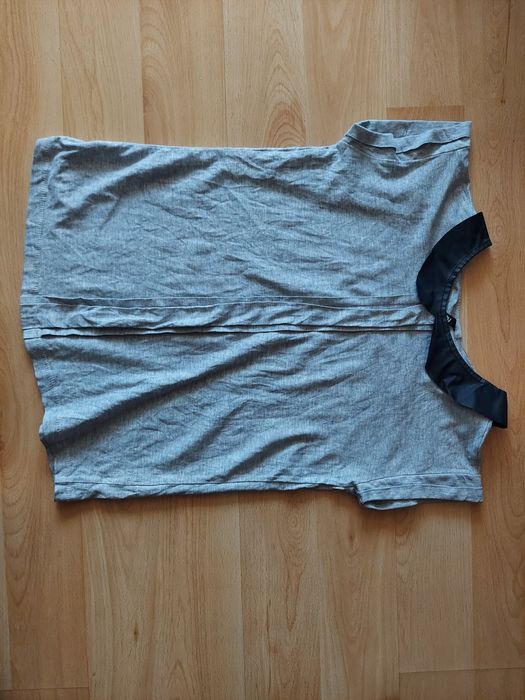 Sinsay | bluzka | koszulka | kołnierzyk z ekoskóry | przeszycia