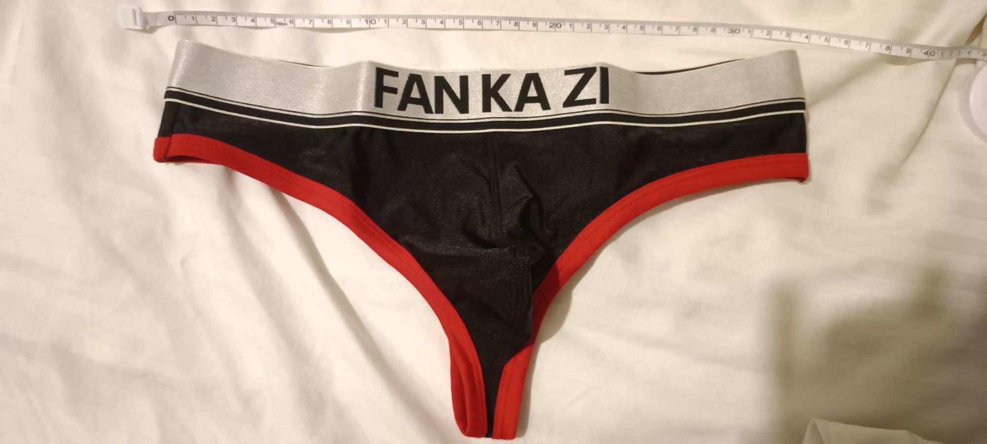 Stringi męskie S nowe czarne