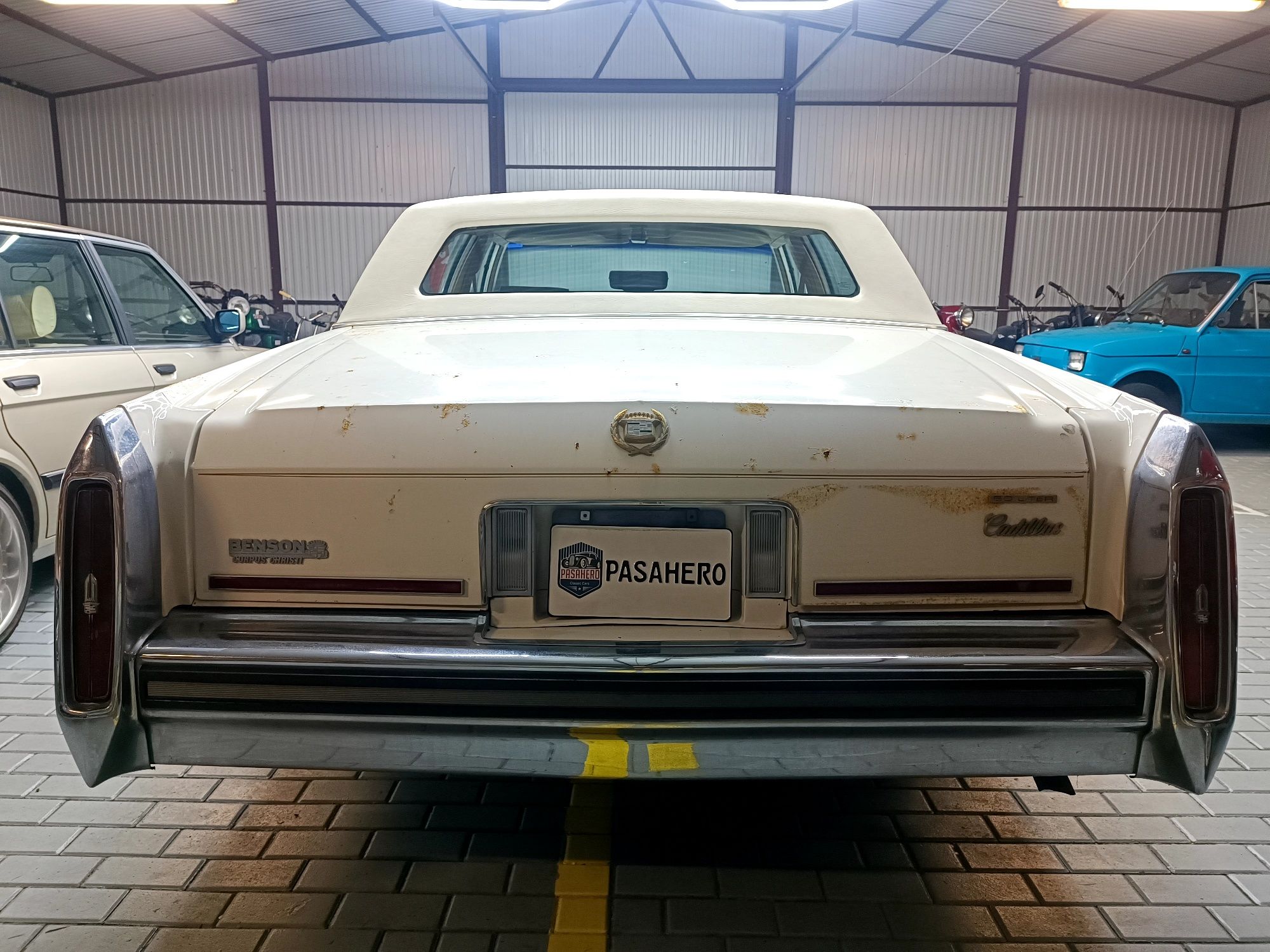 Cadillac Brougham 5.0 V8