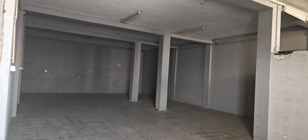 Partilho aluguer 87 m2 armazém